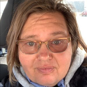 Meet your Posher, Stacy